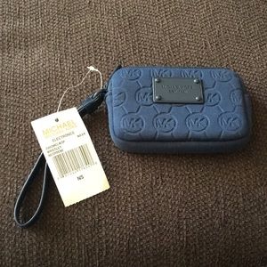 Michael Kors navy wristlet